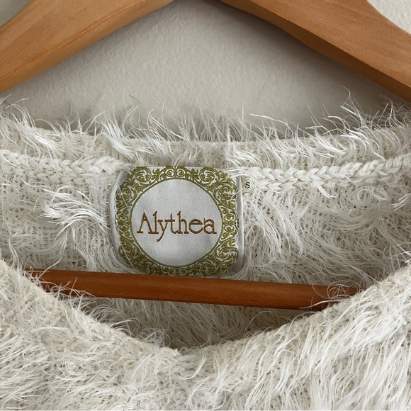 Alythea Fuzzy Crop Sweater - Picture 4 of 5